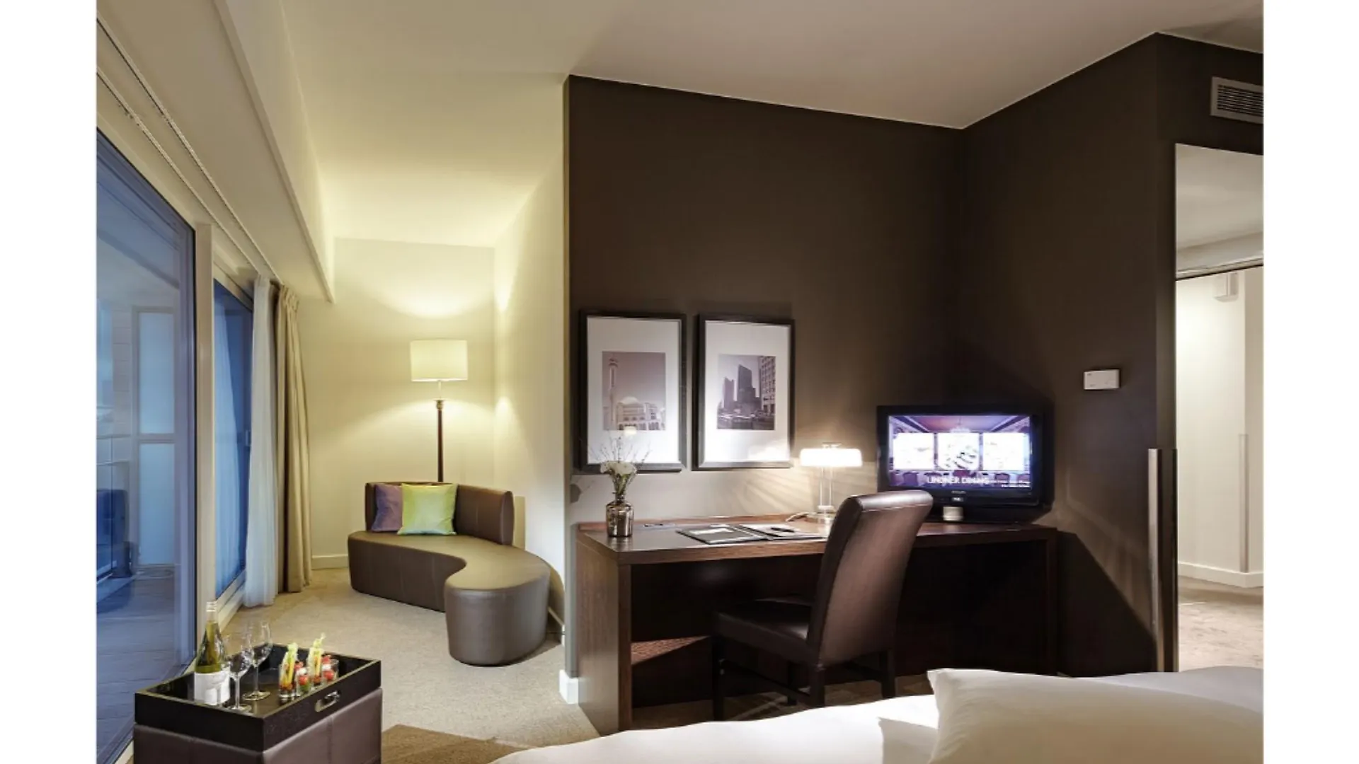 Lindner Hotel Antwerp, Part Of Jdv By Hyatt  Amberes